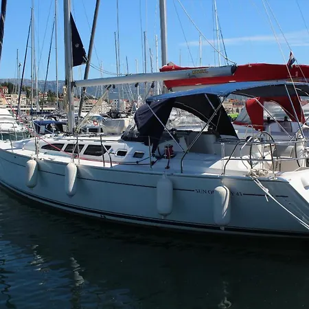 船上ホテル Boat Sun Odyssey 43 - Makarska Ii *