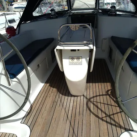 Boat Sun Odyssey 43 - Makarska Ii 船上ホテル スプリト